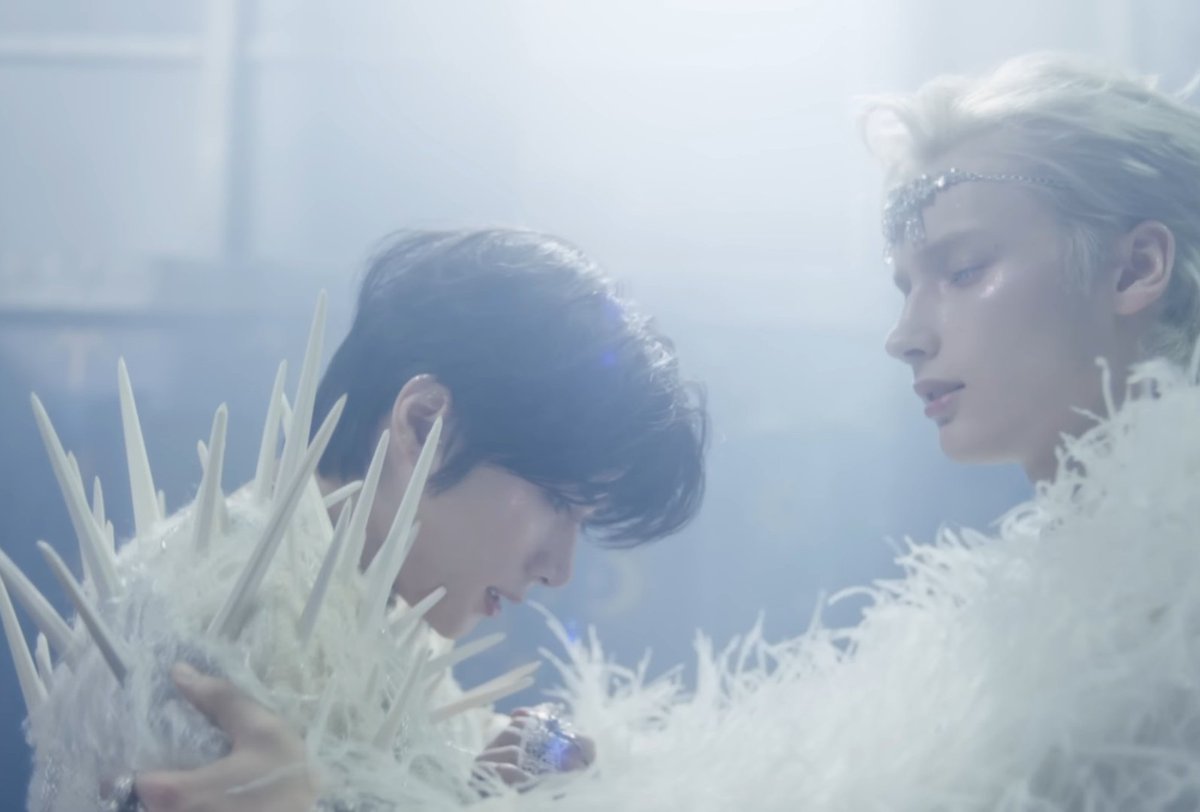 ʚ( _ _) ⋆˚꩜。 tweet media