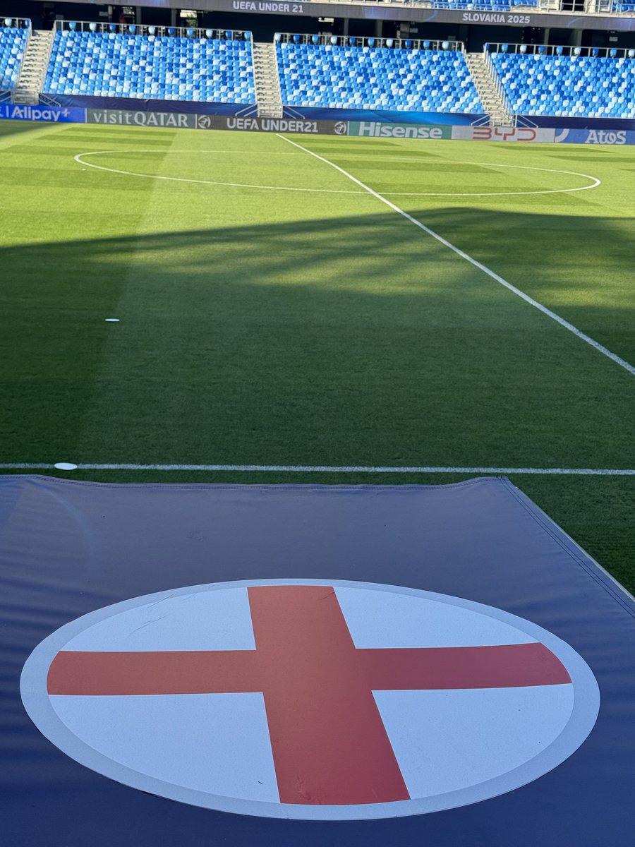henrywinter's tweet photo. #ENG #ENGGER #U21EURO currently 29C. Around 26C at kickoff. Humidity 42%. #heatwatch https://t.co/v0DqLlsuU7