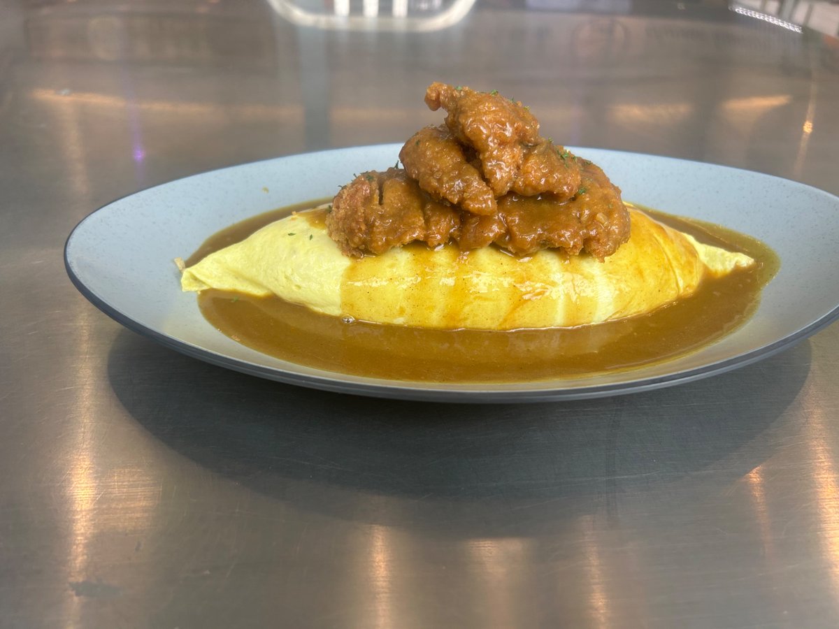 Chronicle233's tweet image. Tried some Curry Chicken Omurice. It was delicious (*´∇｀*)