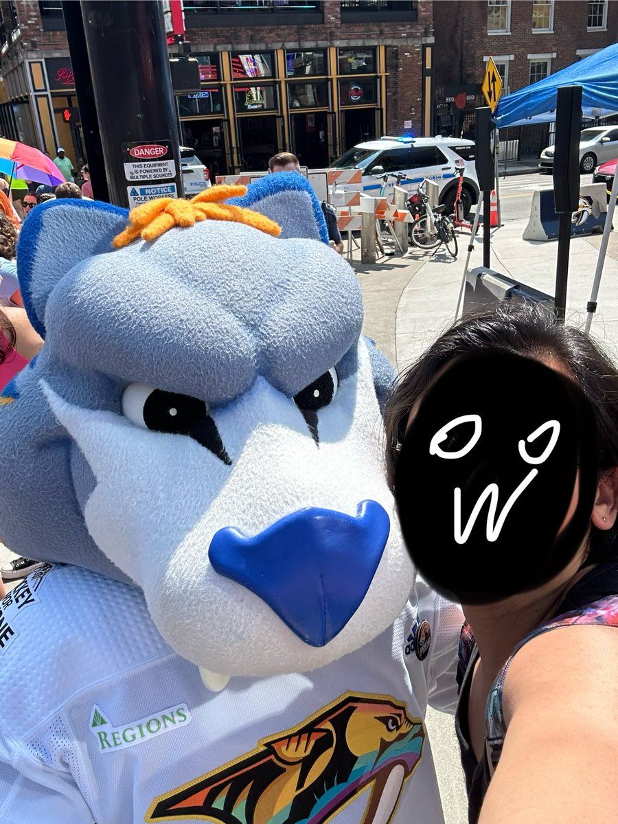 ThePinkGoat's tweet photo. saw some funky furs at the #nashvillepride parade 🌈✨

@Gnash00
@MurfreesFurs https://t.co/NIFMbWw6ng