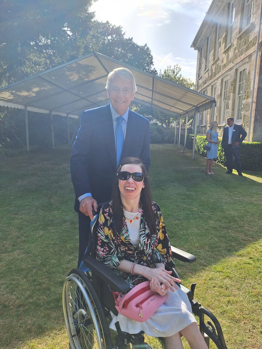 Thurs. #June26th 2025
#SummerVibes:

I attended <a href="/SalisburyCath/">Salisbury Cathedral</a> for #SirJohnMajor's passionate lecture on 'The Changing Political Landscape at Home &amp; Abroad: A Reality Check.'

Afterwards, I had the opportunity to meet the ex. #PrimeMinister, in the glorious garden of <a href="/Arundells/">Arundells</a>.
