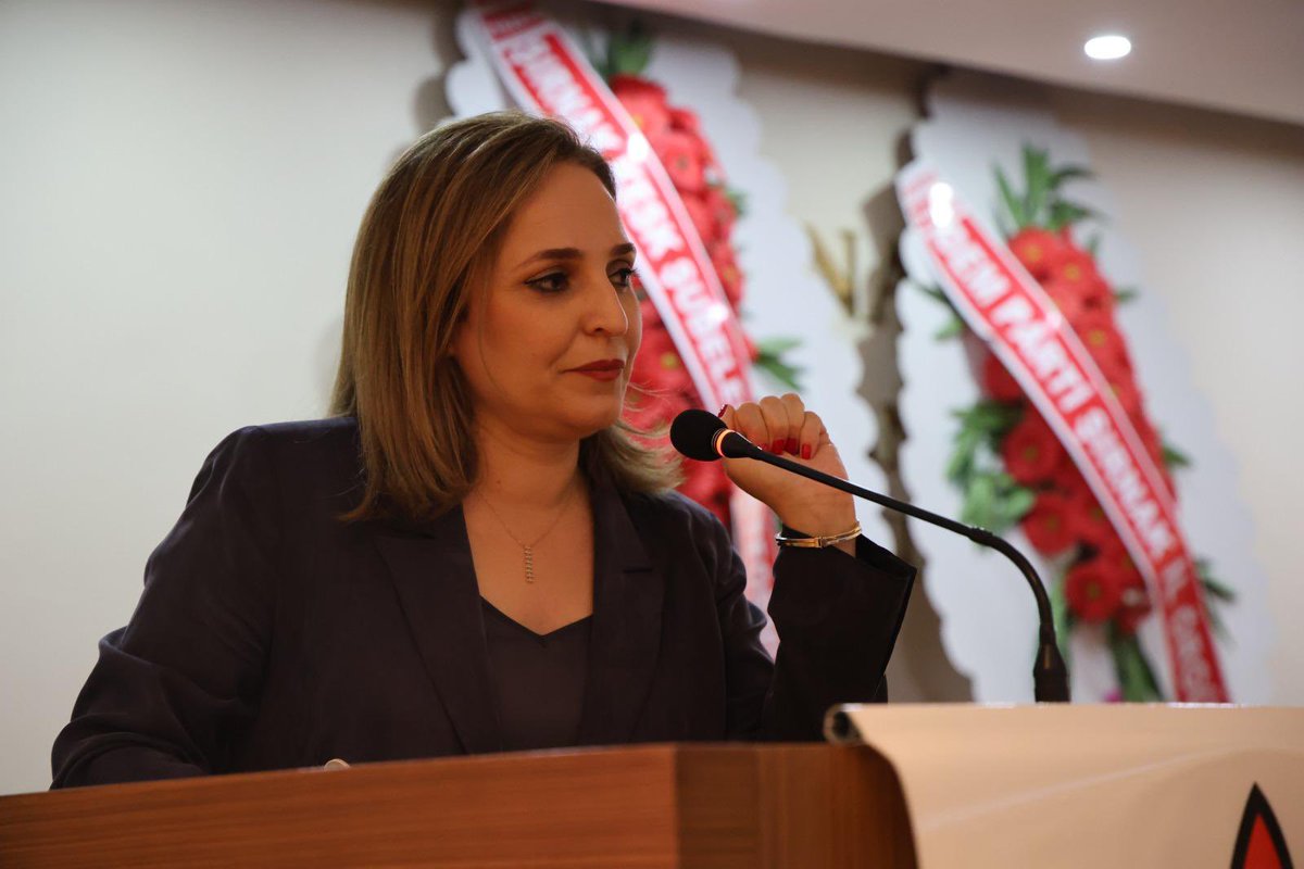 Toplumsal Barışa atfettiğimiz 4. Olağan Genel Kurulumuzu gerçekleştirdik.
Önceki dönem yönetimde yer alan arkadaşlarımıza teşekkür eder  yönetime yeni seçilen arkadaşlara başarılar dileriz. Ayrıca bizi yalnız bırakmayan tüm dostlarımıza teşekkür ederiz.
Bijî İHD
Bijî Aşîtî