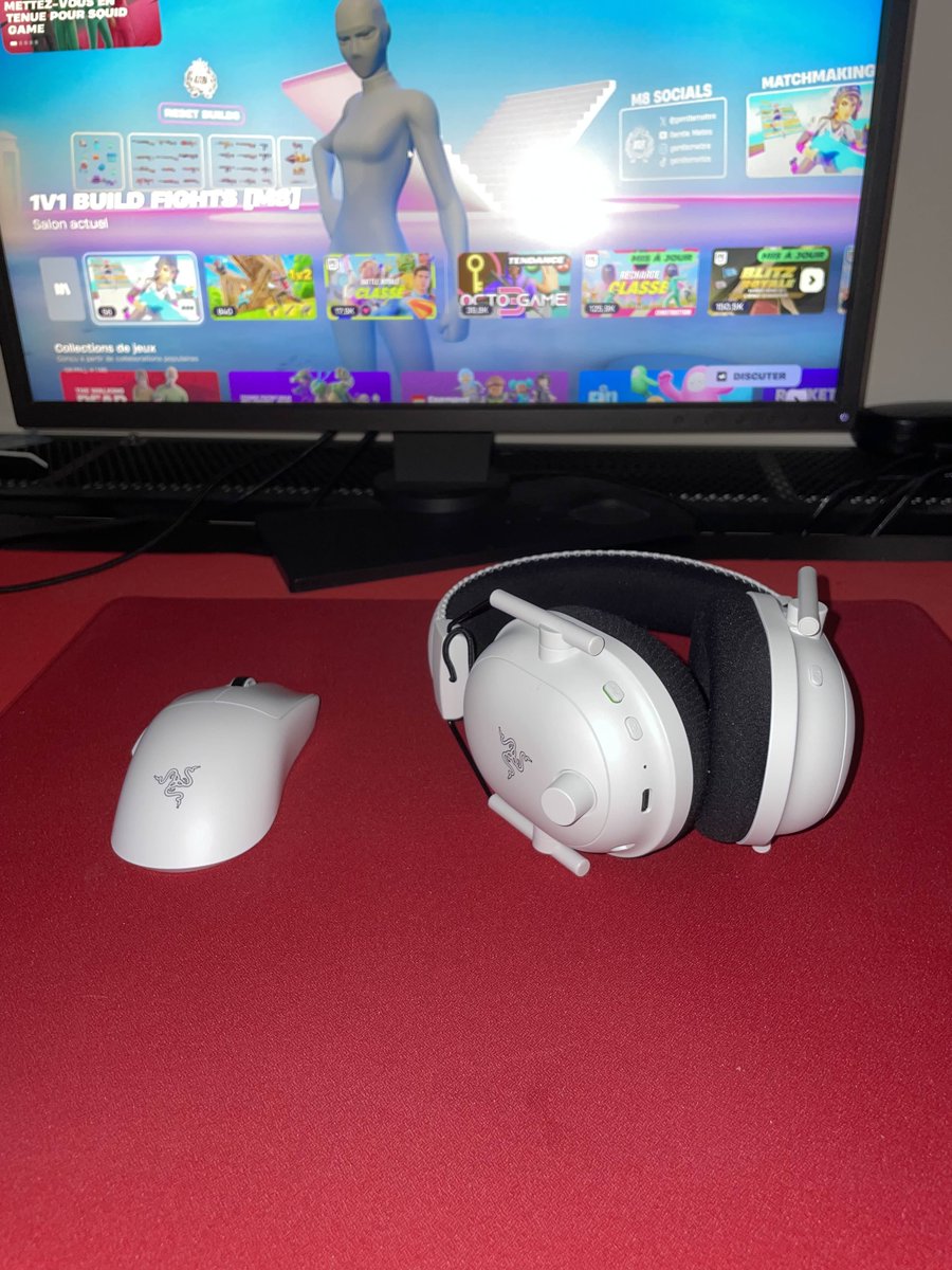 Merci <a href="/RazerFrance/">R Λ Z Ξ R 🇫🇷</a> <a href="/Razer/">R Λ Z Ξ R</a>  comme d'hab ça bouge pas 💚