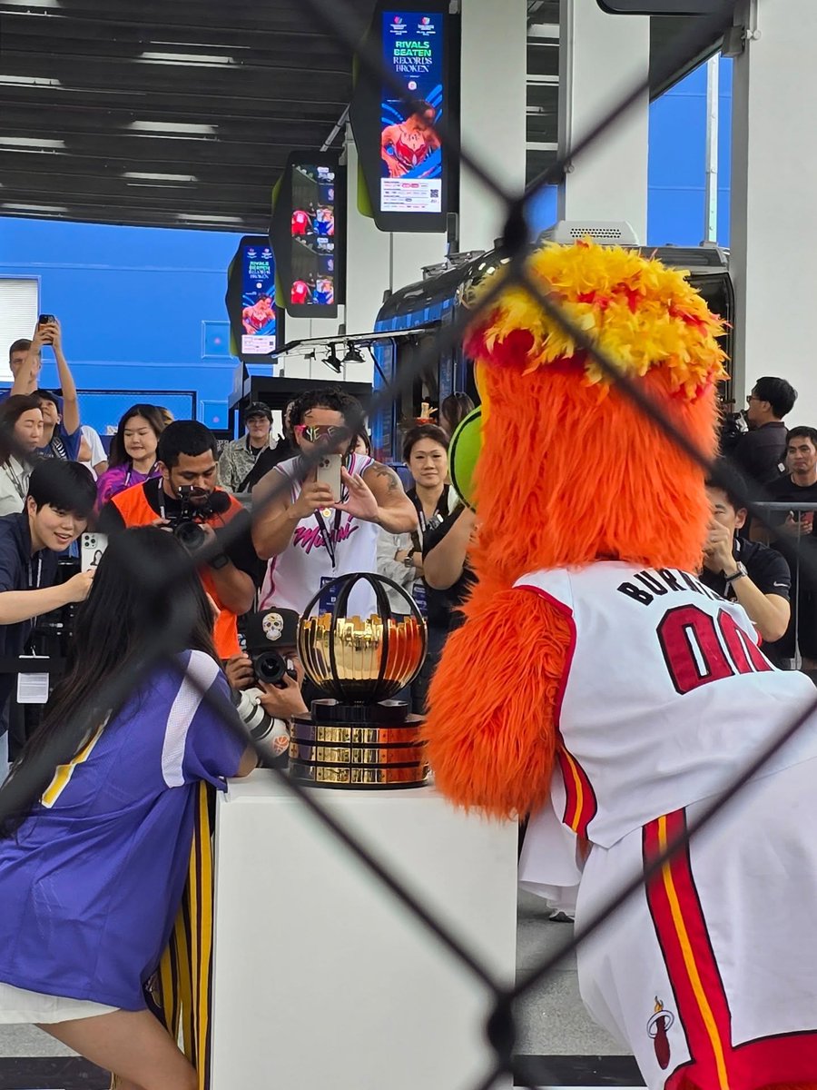 지니 jini tweet media