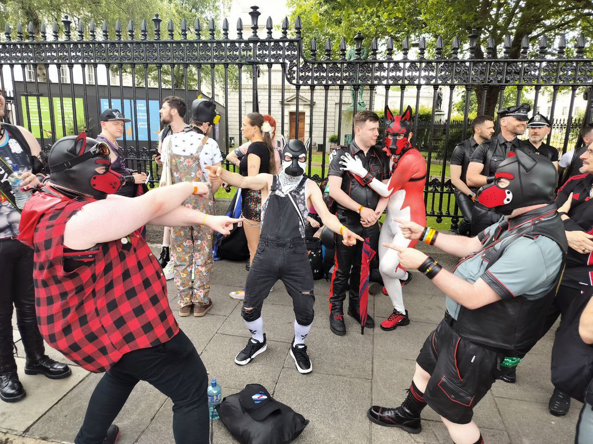 Wait are you that pup from Mayo who wears Leather, Rubber and is into ABDL?

Dublin Pride providing all the silliness today, epic day, in fact it was so epic it was meme worthy.

#SpidermanMeme

#Leather #Rubber #irish #PupPlay #PupPlay #Abdl