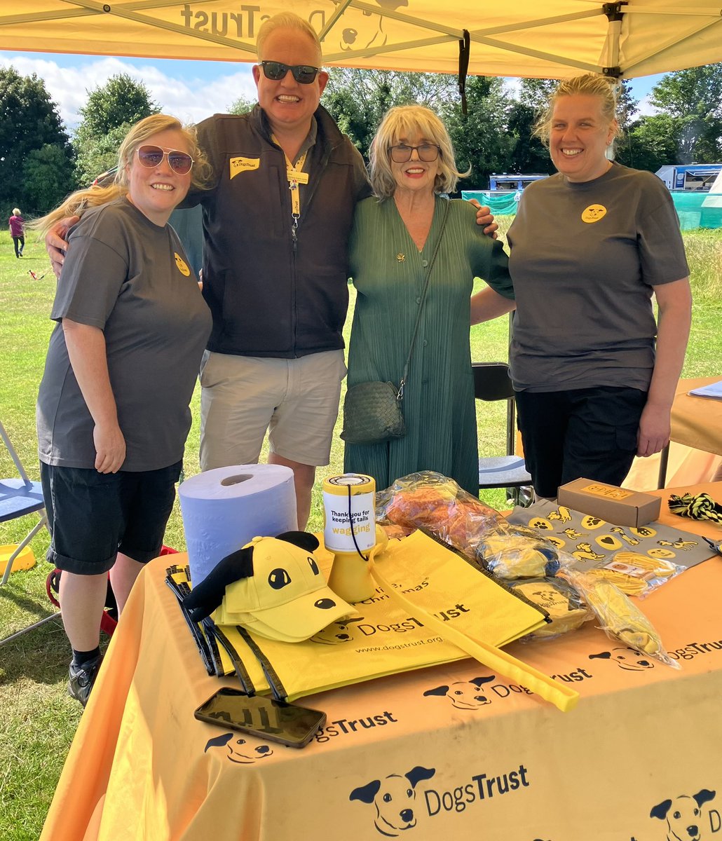 DT_VIPsuppawt's tweet image. Thank you to TV legend Sue Johnston OBE for inviting @DogsTrust to join her at the Mossley Hill Festival at @MossleyHill_FC in #Liverpool today 🐶   The team from our rehoming centre @DT_Merseyside enjoyed meeting everyone 👋   Happy 150th Anniversary to Mossley Hill Church 🎂