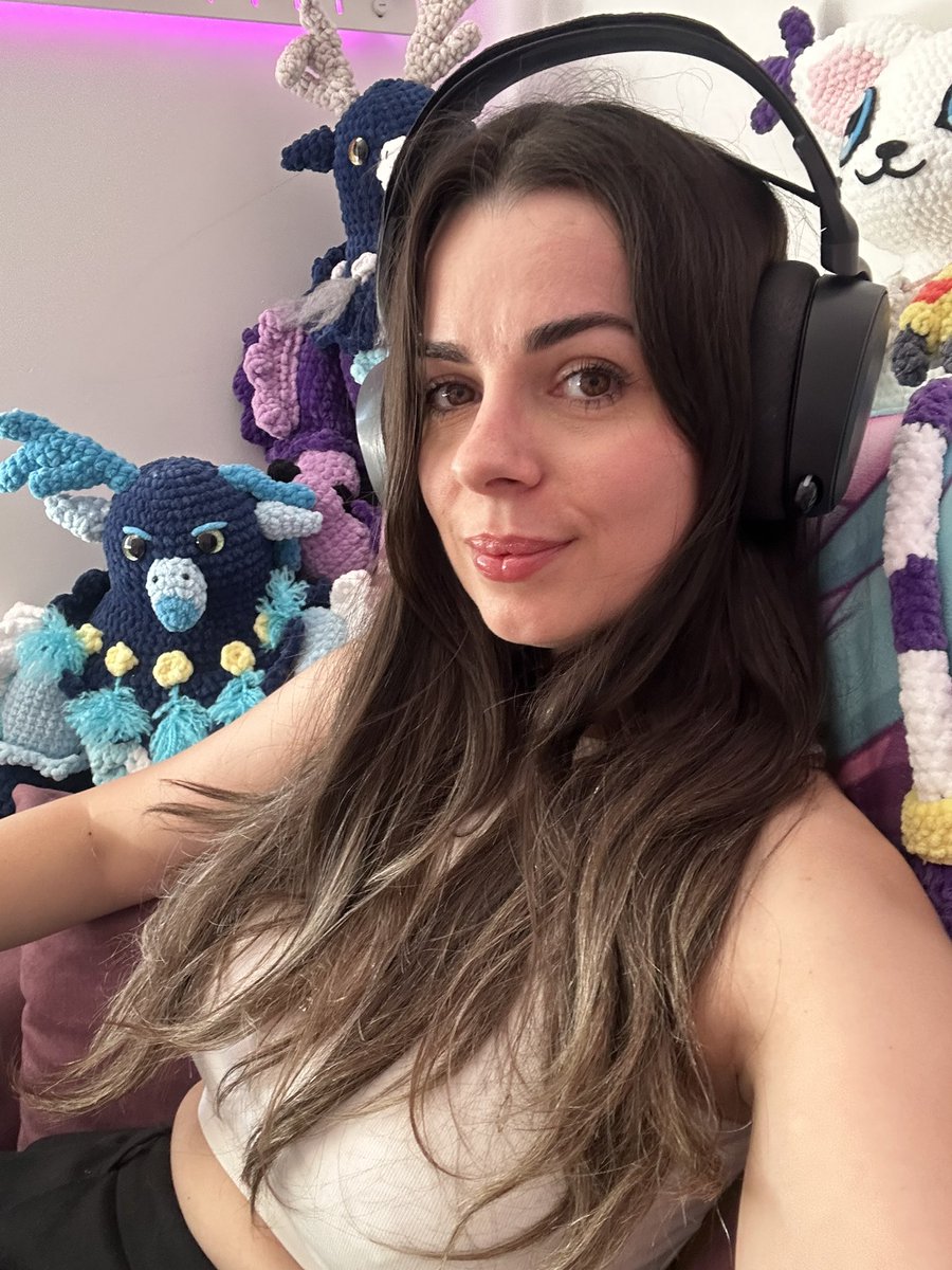 Prontíssima pra Watchparty do ChampZ!
Cola cmg:
Twitch Pimentarosa 💜
