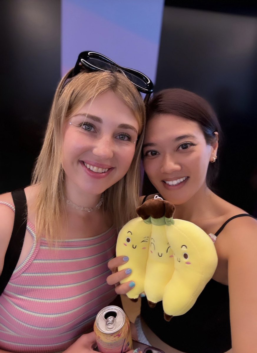 chrissy 🌱 (@bunnyfishchris) on Twitter photo Bananas for these 🍌🍌🍌with <a href="/MonkeDAO/">MonkeDAO🍌</a> <a href="/bangerzNFT/">bangerz</a> <a href="/SuperteamCAN/">Superteam Canada</a> 🍁
Thank you <a href="/lenagrundhoefer/">Lena</a> <a href="/getofflinexyz/">OFFLINE</a> for organzing the <a href="/SolsticeConf/">Solana Solstice</a> Founder’s Yoga event at <a href="/SolanaSkyline/">Skyline 🇺🇸/acc</a>! Bananas for these 🍌🍌🍌with <a href="/MonkeDAO/">MonkeDAO🍌</a> <a href="/bangerzNFT/">bangerz</a> <a href="/SuperteamCAN/">Superteam Canada</a> 🍁
Thank you <a href="/lenagrundhoefer/">Lena</a> <a href="/getofflinexyz/">OFFLINE</a> for organzing the <a href="/SolsticeConf/">Solana Solstice</a> Founder’s Yoga event at <a href="/SolanaSkyline/">Skyline 🇺🇸/acc</a>!