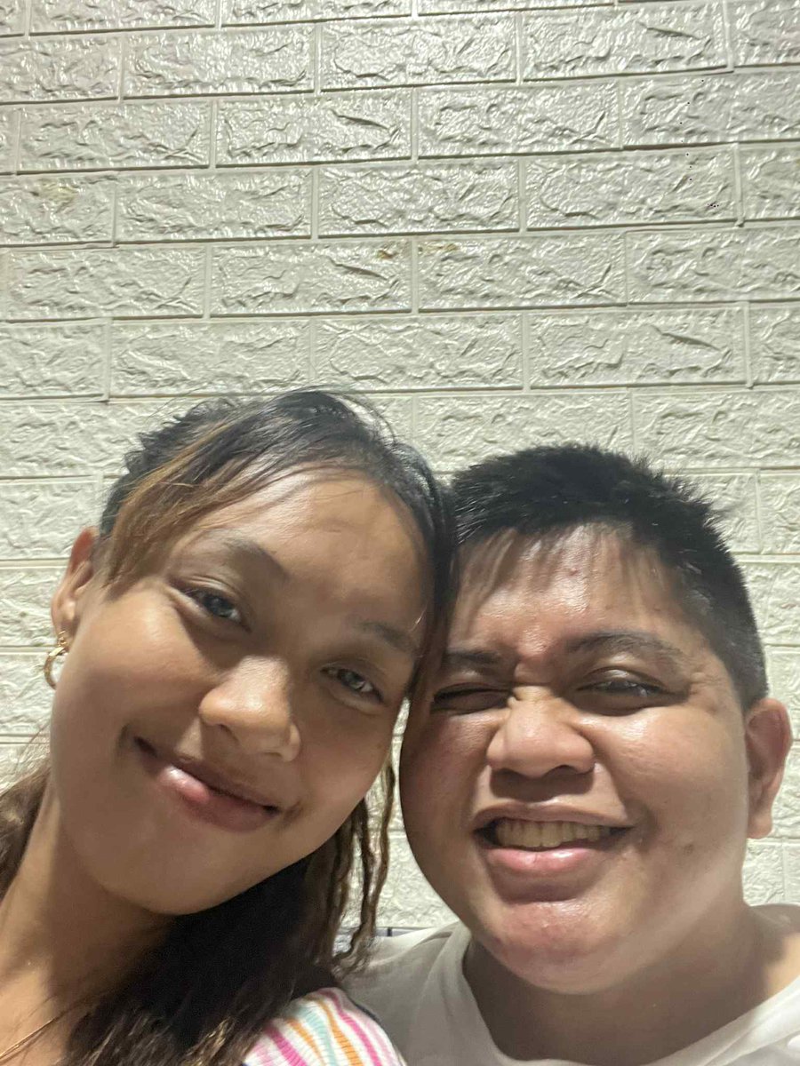___NotCarlos's tweet photo. Babalikan ko to after losing the pounds🤣. Flexing the future photo in advance to show how she stays with me through all the different pounds and calories I lose or take. https://t.co/8SiPmRHlLz