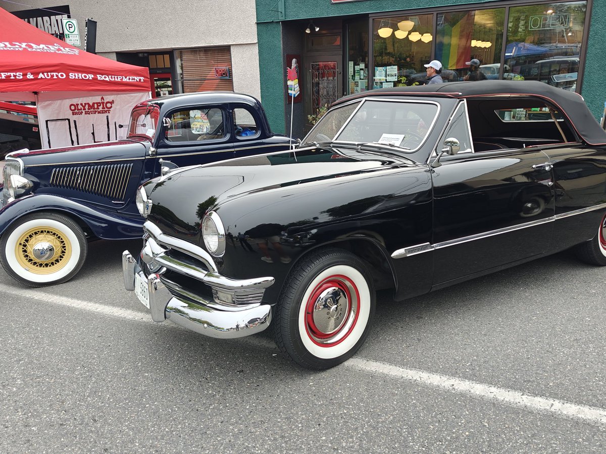 NWChevyClub's tweet photo. Out at the @GreenwoodCarShw today! Come check out these nice rides! #GreenwoodCarShow https://t.co/R2dlYGVebg