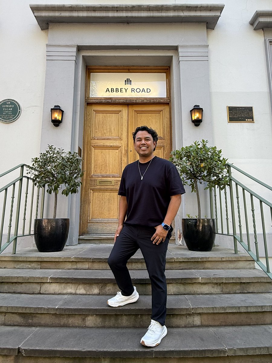 Jesús cambió nuestra historia, no hay explicación más que la evidencia que fue y será la misericordia Dios !!! EL es perfecto en todos sus planes !!! Gloria a Dios !!!