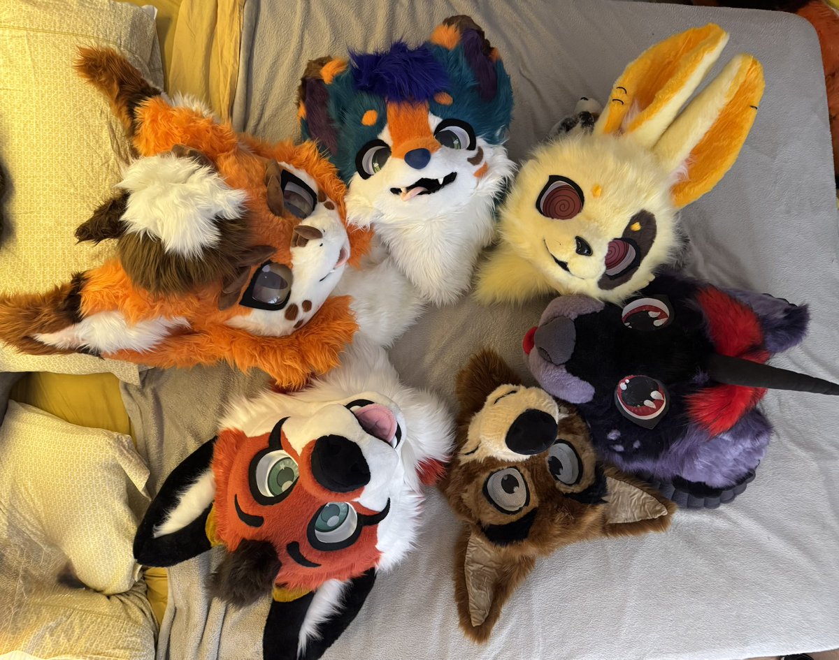 PoFFy ๐ธ๐ฐ ๐ฌ๐ง ๐ช๐ธ (@poffy_da_furry2) on Twitter photo Fire pit ๐ฅ Fire pit ๐ฅ