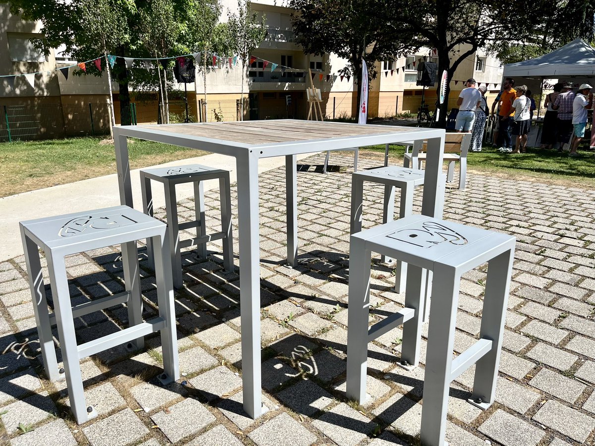 📍 Inauguration de la nouvelle Place des Victoires à La Garenne.
Plus verte, plus accessible, plus conviviale : un cœur de quartier repensé avec les habitants pour mieux vivre ensemble, conformément au programme « Ma Ville Demain ».
lrsy.fr/la-garenne