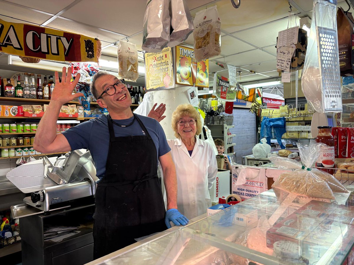 And that's a wrap on John Street Market🥲

This Deli has been here for 60+ years, 35 as Roswitha's, so today is pretty momentous.

The future at Darley St. Market is very bright but for now from the old Roswitha's Deli it is... 🎵So long, farewell, Auf Wiedersehn, adieu...🎵