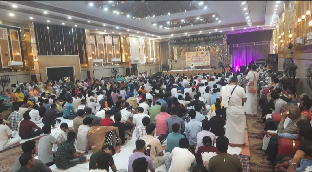 #रुड़की_हरिद्वार (उत्तराखंड)
#आर्य _प्रशिक्षण_सत्र में आचार्य संजीव जी, आचार्य सतीश जी, आचार्य दयानन्द जी, आचार्या मोनिका जी व उपाचार्य परमेश जी वैदिक सत्राथियों सिद्धान्तों का परिज्ञान करवाते हुए ।
संख्या ४००+