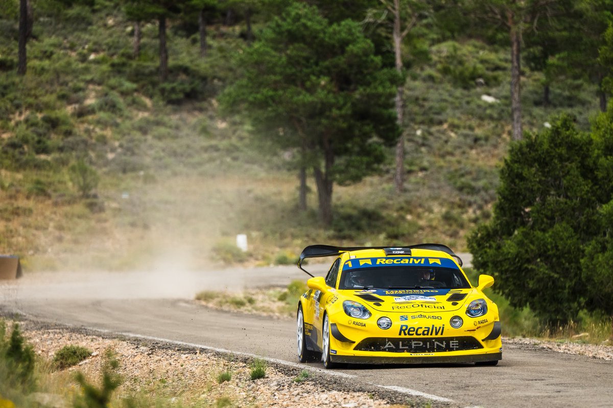Campeonato de España de Rallyes de Asfalto (@cera_recalvi) on Twitter photo Jorge Cagiao / Javier Martínez se adjudican 👊🏻 las dos primeras especiales de la tarde, acercándose a la cabeza.
📊 VIII Rallye Mudéjar Ciudad de Teruel
🔚 ⏱6️⃣:
1️⃣ Enrique Cruz
2️⃣ Jorge Cagiao +11.1
3️⃣ <a href="/dberdomasrally/">Dani Berdomás</a> +21.7
4️⃣ Carlos Moreno +2:53.9
5️⃣ Toni Ariete +4:35.9 Jorge Cagiao / Javier Martínez se adjudican 👊🏻 las dos primeras especiales de la tarde, acercándose a la cabeza.
📊 VIII Rallye Mudéjar Ciudad de Teruel
🔚 ⏱6️⃣:
1️⃣ Enrique Cruz
2️⃣ Jorge Cagiao +11.1
3️⃣ <a href="/dberdomasrally/">Dani Berdomás</a> +21.7
4️⃣ Carlos Moreno +2:53.9
5️⃣ Toni Ariete +4:35.9