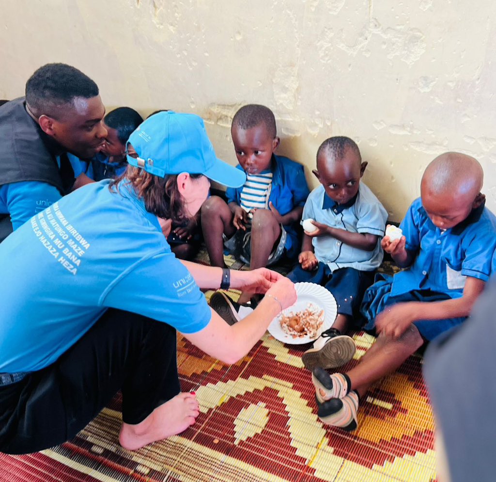 LiekevandeWiel's tweet image. Today I joined the Governor @PudenceR of @RwandaEast, Mayor @rangira of @kirehe and many others for #Umuganda. The innovative model Imena also reflects community spirit in action & commitment for our children to thrive by animal source food #OneEggPerChildEveryDay