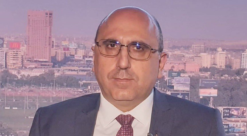 رامي عبدالرحمن صاحب المرصد السوري

من المستحيل ان تأخذ منه كلمة صدق

حتى اسمه يكذب فيه

الاسم الحقيقي 
أسامة علي سليمان
 الإسم الحركي (رامي عبد الرحمن)
من مواليد مدينة بانياس