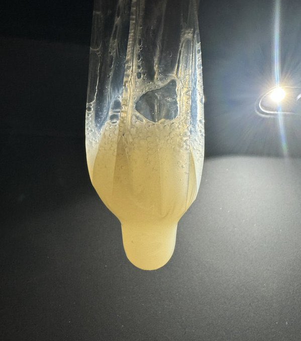 It’s been three days since I last jerked off😝