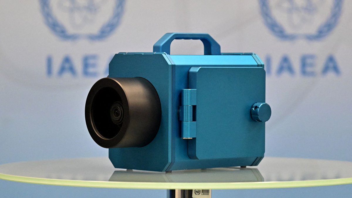Currentreport1's tweet photo. BREAKING:

Iran has officially removed all UN surveillance cameras from its nuclear facilities.

IAEA warned this could severely limit their ability to monitor Iran’s nuclear program. https://t.co/Wvk8W3NTQ2