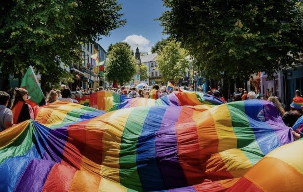 Bród shona daoibh go léir 🌈 
#DublinPride