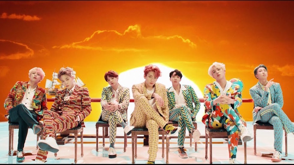 btsIoonarchive's tweet photo. pov: it’s 2018 https://t.co/RiIRKv2eBc