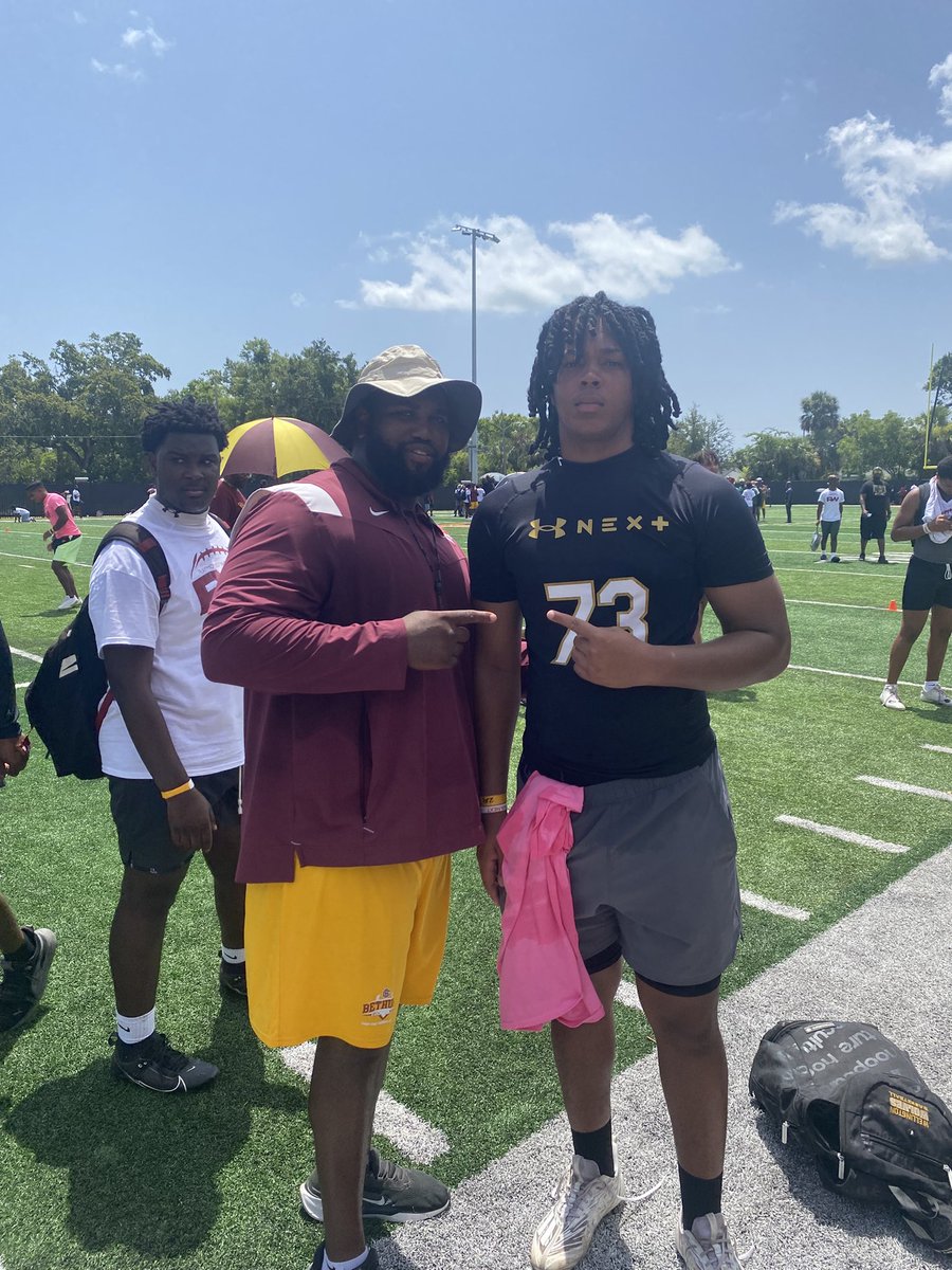 fear_15_'s tweet image. Had a great time competing at Bethune Cookman today!!!!
@_TMJackson @CoachColey35 @CoachMurray_Z6 @Todney90 @JerryRecruiting @AHS_BALL @CoachWoodie