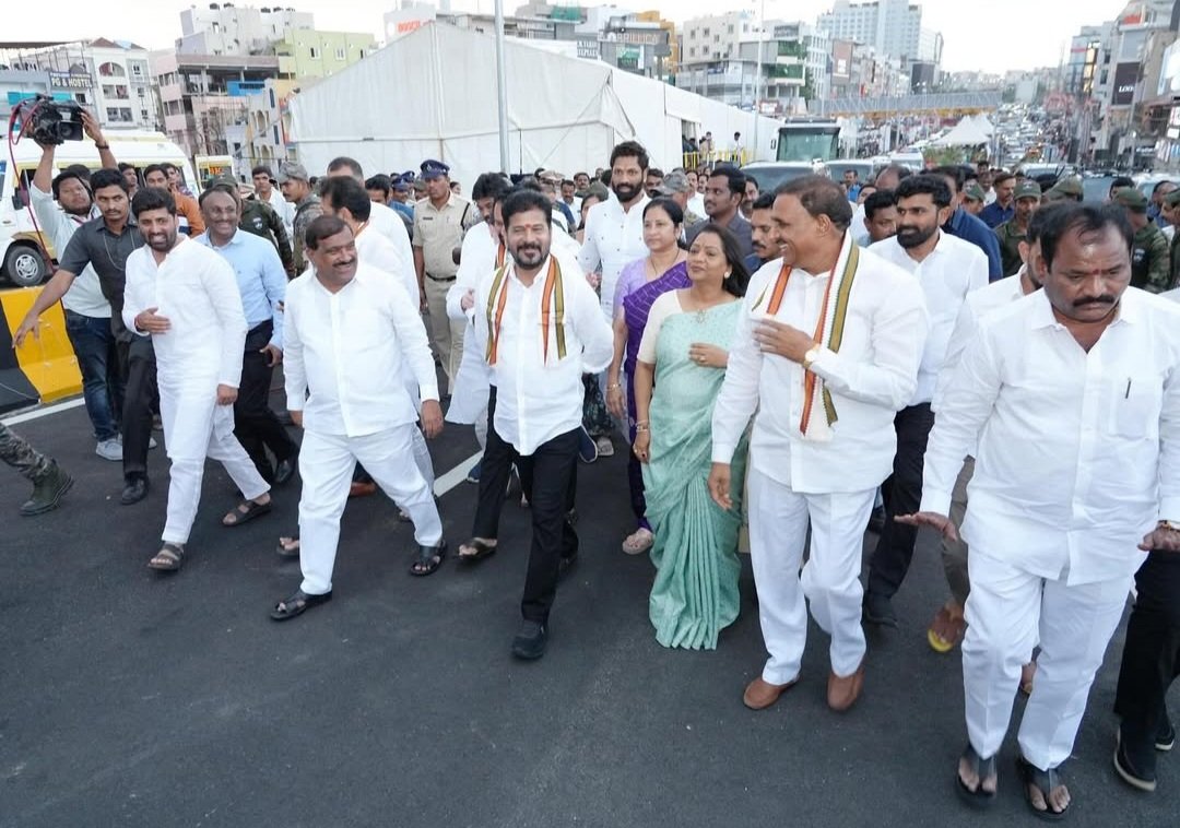 FaheemQureshinc's tweet image. Hyderabad’s most crowded stretch the Financial District, between Gachibowli and Kondapur just got relief!
The new PJR Flyover, inaugurated by Hon’ble CM @revanth_anumula Ji, will ease traffic and make daily commutes smoother for thousands.
#TelanganaRising