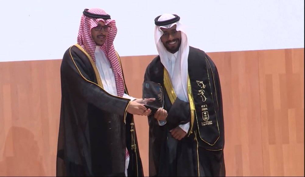 عبداللطيف tweet media