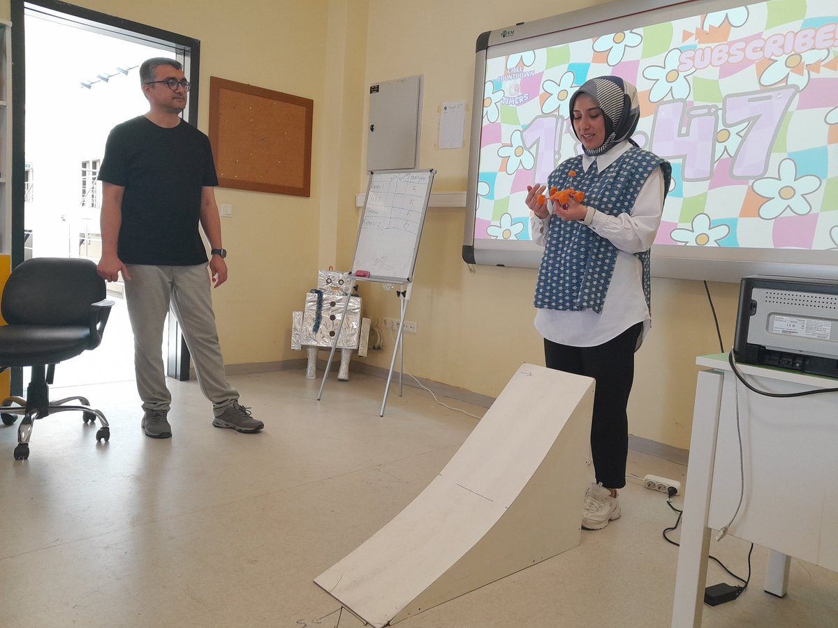 ytustemlab's tweet photo. 28.06.2025 tarihinde @YTUSEM tarafından düzenlenen STEM Eğitici Eğitimi'nin ilk gününü başarıyla tamamladık. Eğitimimizde STEM'in temelinden bahsedip teoriyi pratiğe dönüştürdük. Farklı branşlardaki öğretmenlerimizin katkılarıyla verimli bir ortam oluştu.

@YildizEdu @msamitopcu https://t.co/v62IJkXzyF