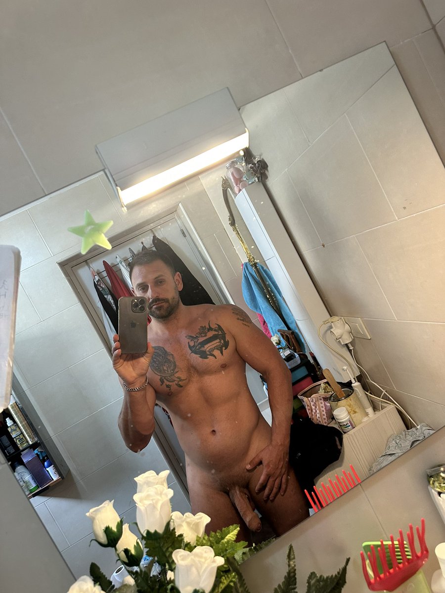 Necesito vuestro sucio dinero,me estoy quedando sin ropa Paypal @Juanjo19891989 quiero ver quien me demuestra más su interés por este amo único