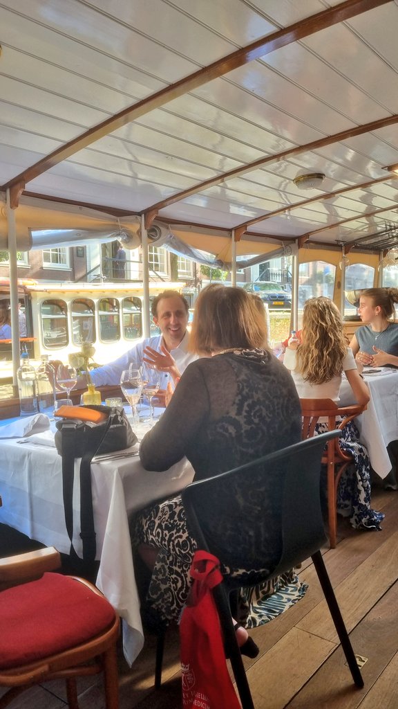 KathaDCwolf's tweet image. If this ship sinks, #SIH care will no longer exist 🤔 so happy to be part of this crazy crowd! @MarkMamloukMD @NeuroradLal @Niklas_Luetzen @WouterSchievink @JrgenBeck @Eikeip @brainscandan @TimAmrheinMD #SIH #CSFleaks @issclsociety @CedarsSinai @UniFreiburg