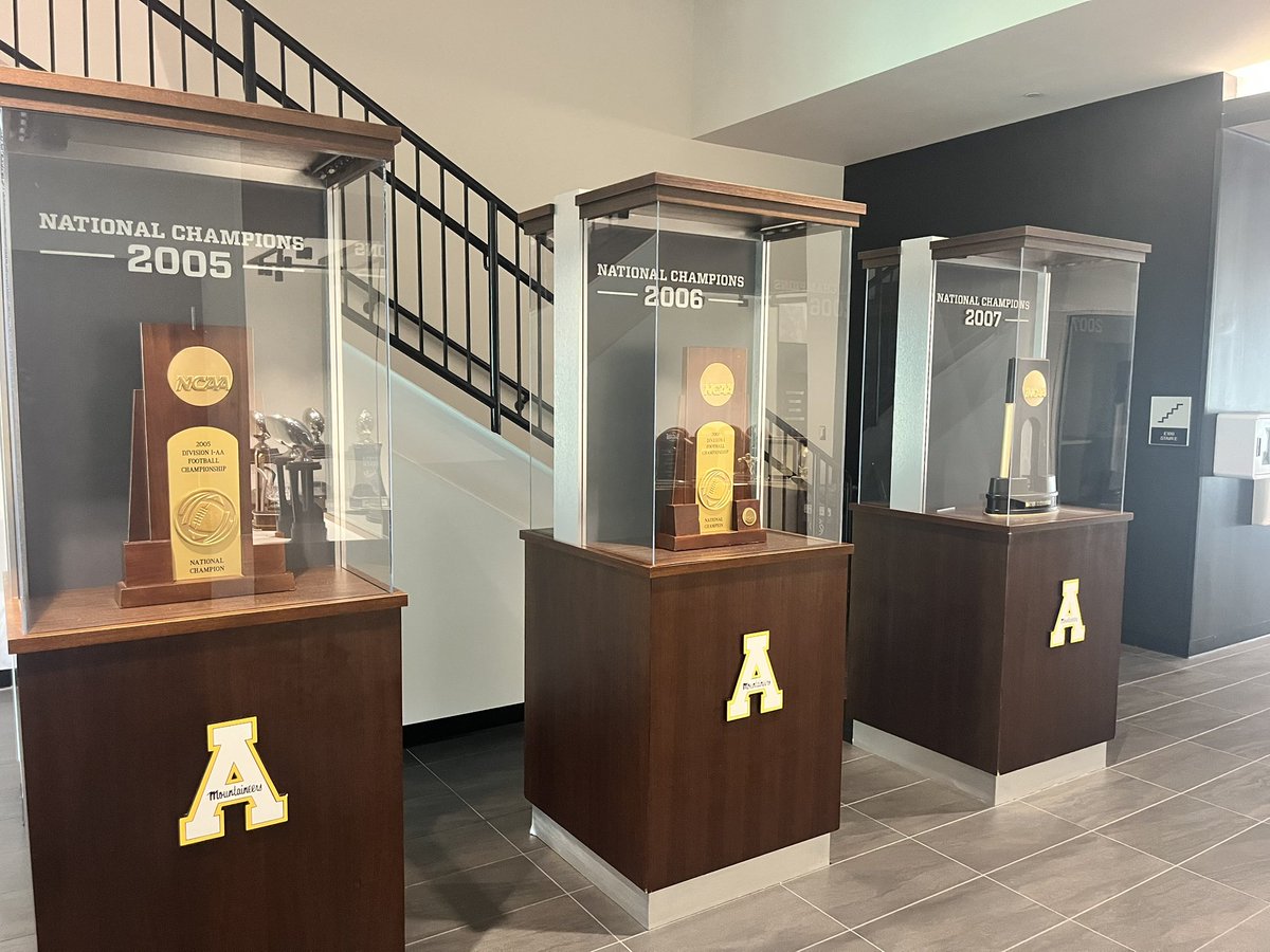gerarddoubleD's tweet photo. Like they say “ It’s Great To Be A Mountaineer “ #godscountry
#appstate4life https://t.co/dEtHTmWkw8