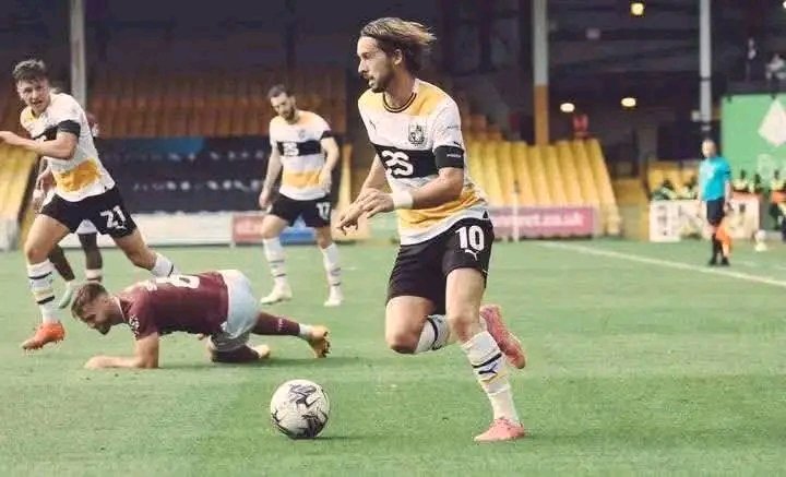I like the new strategy by Kaizer Chiefs,if the South African clubs demand aboma R15M,R40M from kaizer Chiefs but end up selling them to other clubs for R7M then kaizer Chiefs is right by going overseas to bring those South African players to the club.

1day khosi wil be back❤
