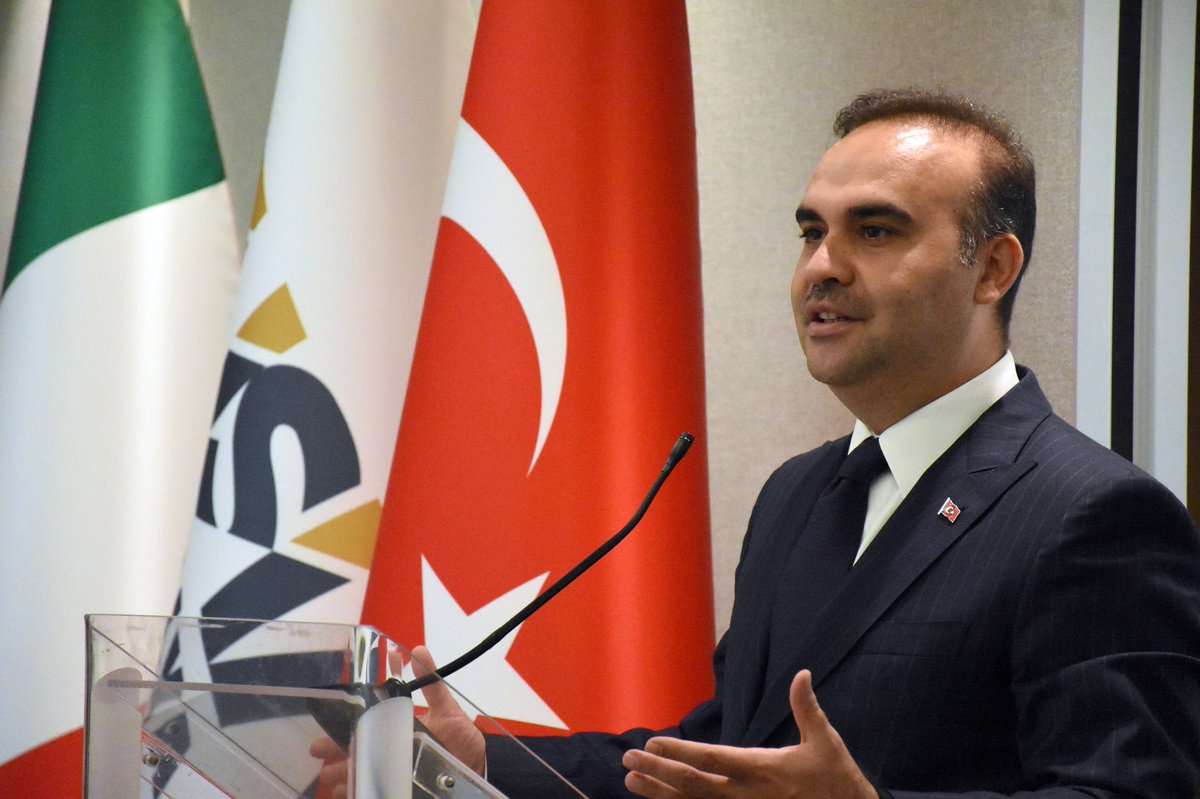 🇹🇷🇮🇹 Milano’da MÜSİAD İtalya tarafından düzenlenen programda iş dünyamızın temsilcileriyle buluştuk.

🤝 Türkiye ile İtalya arasındaki köklü ilişkileri; savunma sanayiinden otomotive, yüksek teknoloji ve yenilikçi yatırımlara uzanan ortak projelerle daha da güçlendireceğiz.