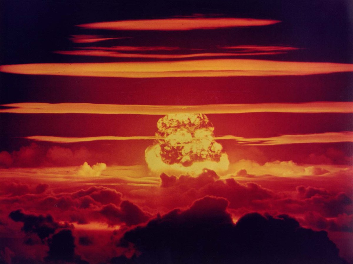 AtomicMuseum's tweet image. The DAKOTA barge is towed into position for the 1956 Redwing Dakota nuclear test. With a 1.1 megaton yield, it prototyped the XW-28C warhead—one of the most widely deployed in the U.S. stockpile from 1958 to 1990.