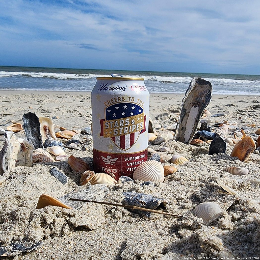 We found the perfect pairing: sea breeze and Lager ease. Who’s with us? 🍻🐚