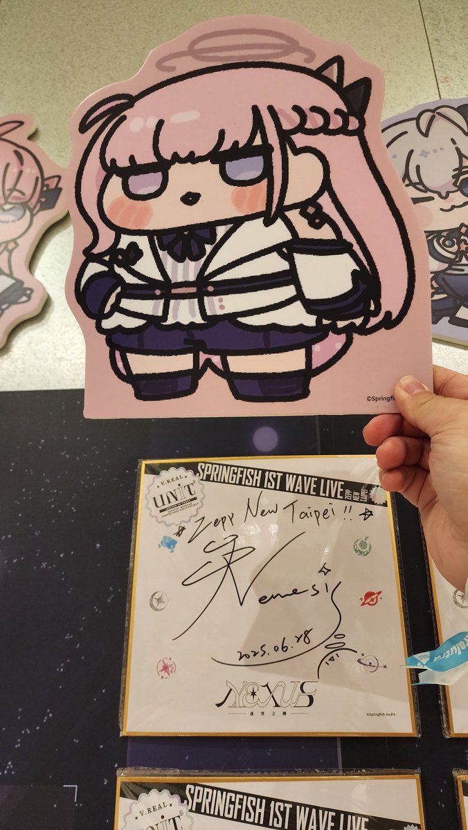 leonhart0519's tweet image. #我們在NEXUS相遇
真的是美夢成真之夜
嗨到睡不著,虛實完美交錯演出真的難忘🤍🩷❤️💜
不論是四人團體原創曲公布+換新衣時候的興奮(當下涅默跟歌的小互動太可愛),到學姊的華麗共演,還有每個人自己的原創曲solo,太太太太感動了!🫶 妳們是最閃耀的!!
#熙歌
#NemomoHere
#oumuakochi
#DearHere