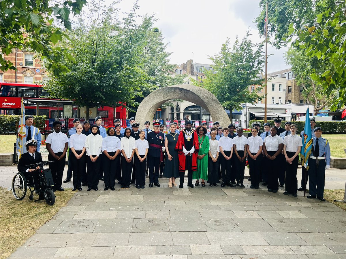 IslingtonMayor's tweet image. Armed Forces Day at Islington Green with the Islington Veterans’ Association, local service members, and young cadets. A day we show our deep respect and gratitude to all who serve and have served. 

#ArmedForcesDay2025 #Veterans