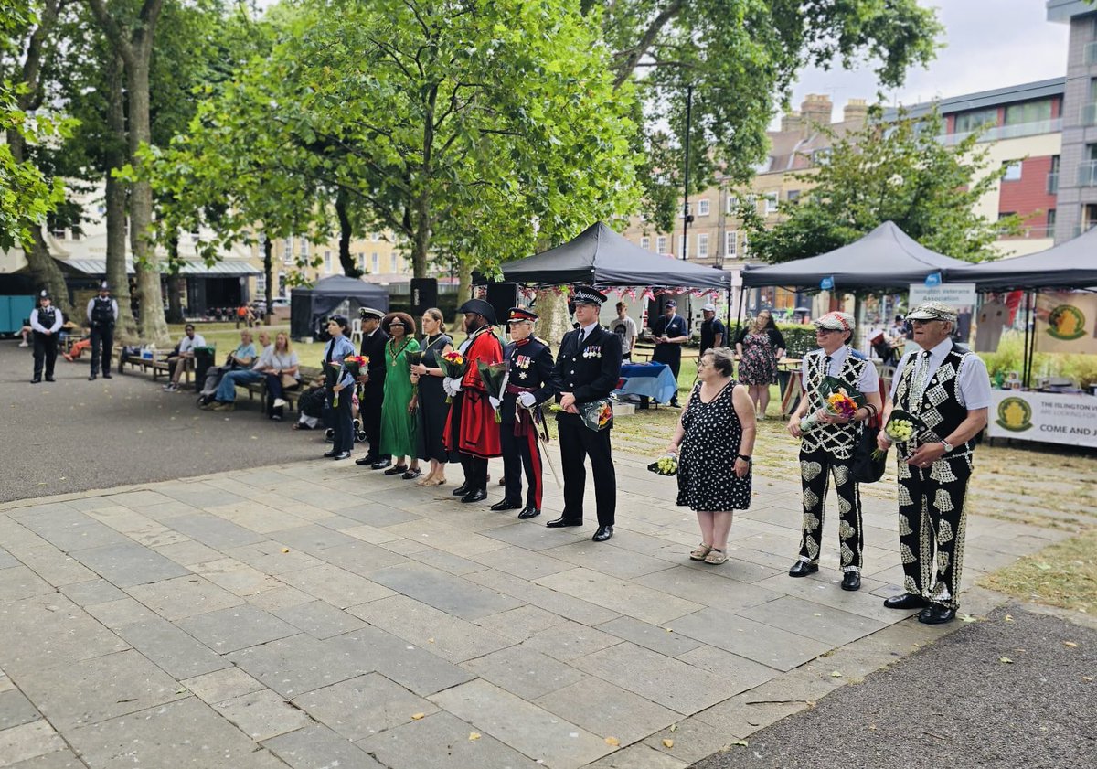 IslingtonMayor's tweet image. Armed Forces Day at Islington Green with the Islington Veterans’ Association, local service members, and young cadets. A day we show our deep respect and gratitude to all who serve and have served. 

#ArmedForcesDay2025 #Veterans