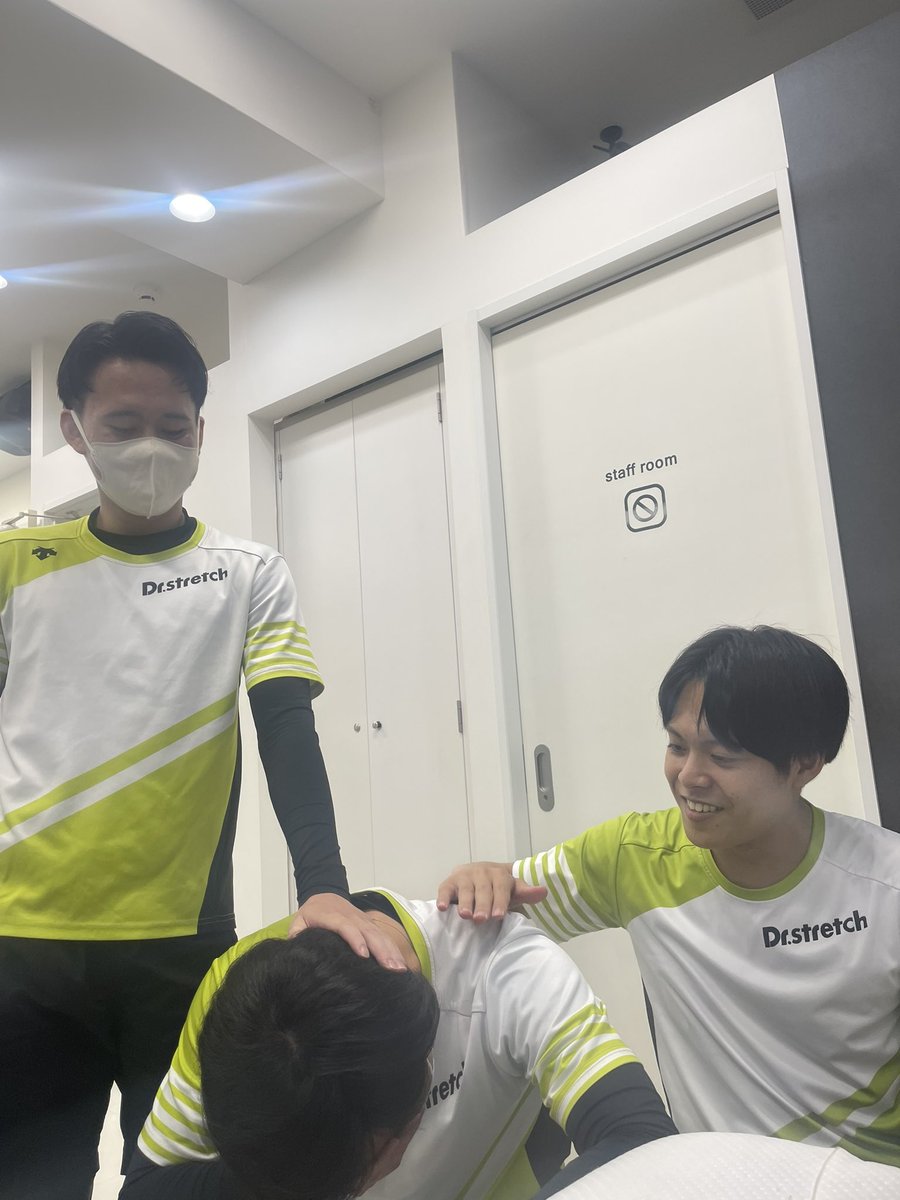 十三から初の店長選出！！🔥🔥
本間によく頑張ったな😭😭🔥
苦しい環境で走り抜けたなー🥲

これからは同じ立場で会社盛り上げていこな☺️🔥
#十三最高
＃七つの傷の男
＃その名はケンシロウ