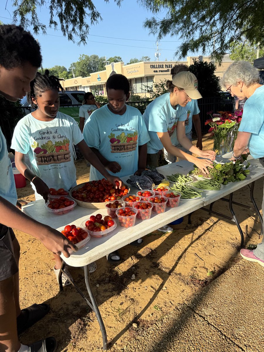 Lynn Spruill (@lynn_spruill) on Twitter photo β¦<a href="/GSDPartnership/">The Partnership</a>β© market is setting up. Come out early and get the pick of the fare. Pastries and veggies and fruits. Blueberries and blackberries and peaches are all here today in β¦<a href="/mscollegetown/">Starkville, Mississippi</a>β© the bell rings at 0800 and weβre here until 11. β¦<a href="/GSDPartnership/">The Partnership</a>β© market is setting up. Come out early and get the pick of the fare. Pastries and veggies and fruits. Blueberries and blackberries and peaches are all here today in β¦<a href="/mscollegetown/">Starkville, Mississippi</a>β© the bell rings at 0800 and weβre here until 11.