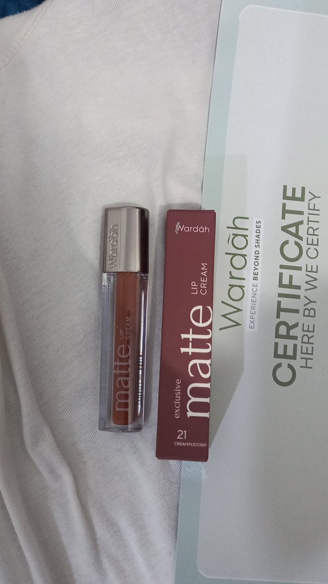 diarydailys's tweet photo. WTS Wardah lip matte shade 21 only 45k sajaa. Free pot ongkir 5k . Masih New dan orii!!! https://t.co/K7PtjDrB0K