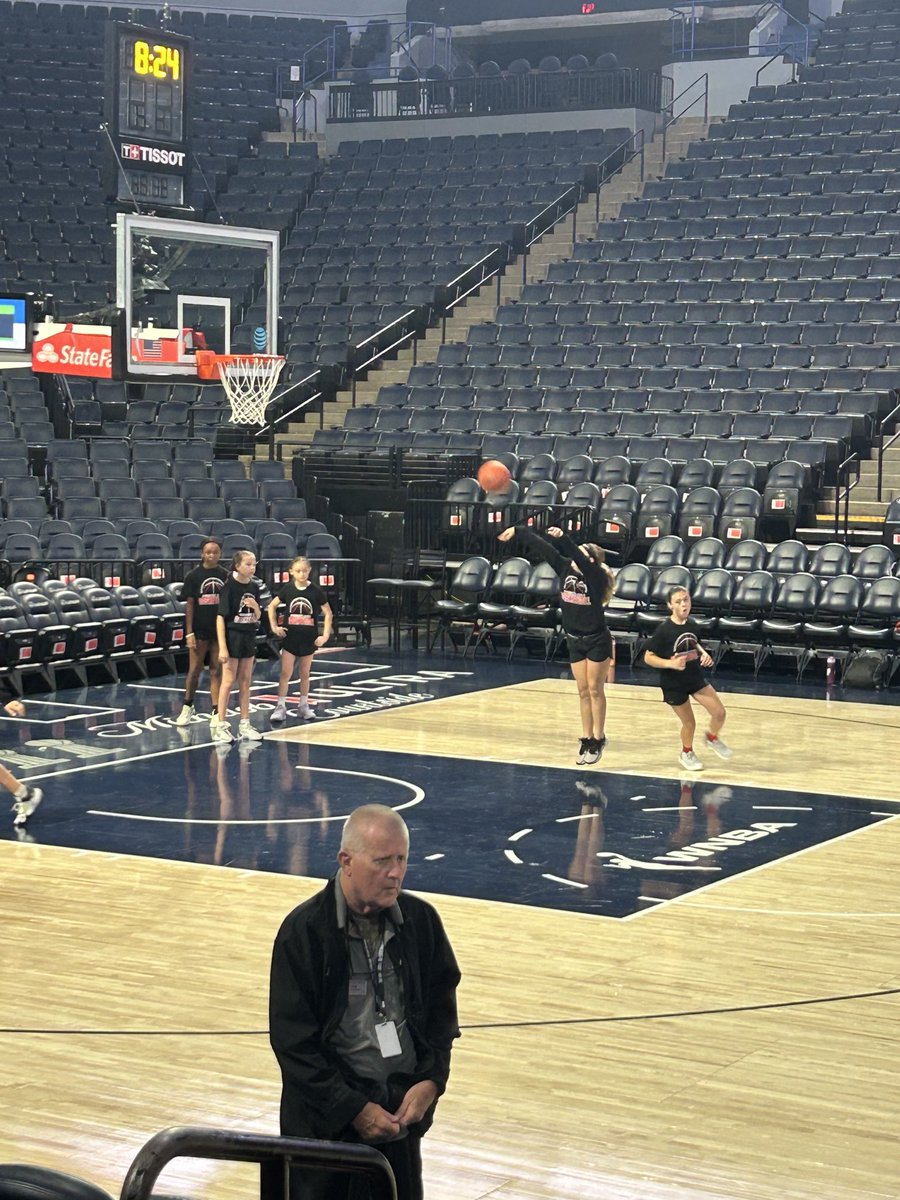 JordanBranstad's tweet photo. Something new for the girls today. https://t.co/SUfvyGmo6J