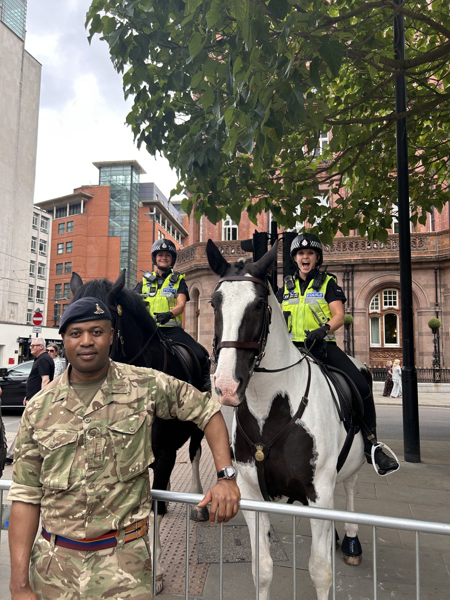 Armed Forces Day 2025 🇬🇧 To all who are serving , have served or have supported those that served, we are grateful 🙏 PH Ebenezer and Badger turned out to show their appreciation and support in St Peter’s Square today