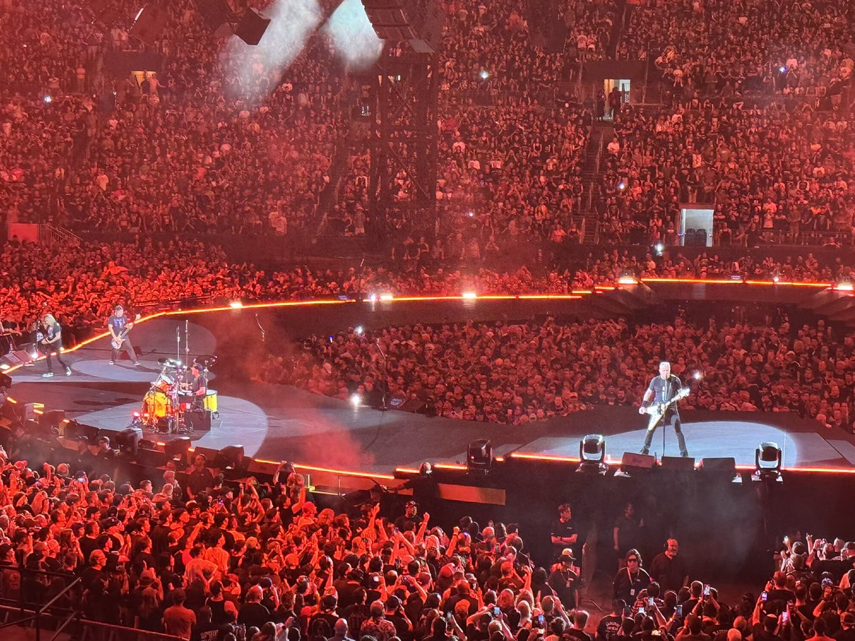 Kyle_Bell's tweet image. Last night was a whole bunch of fun. Let’s do it again tomorrow 🤘🏻#M72Denver