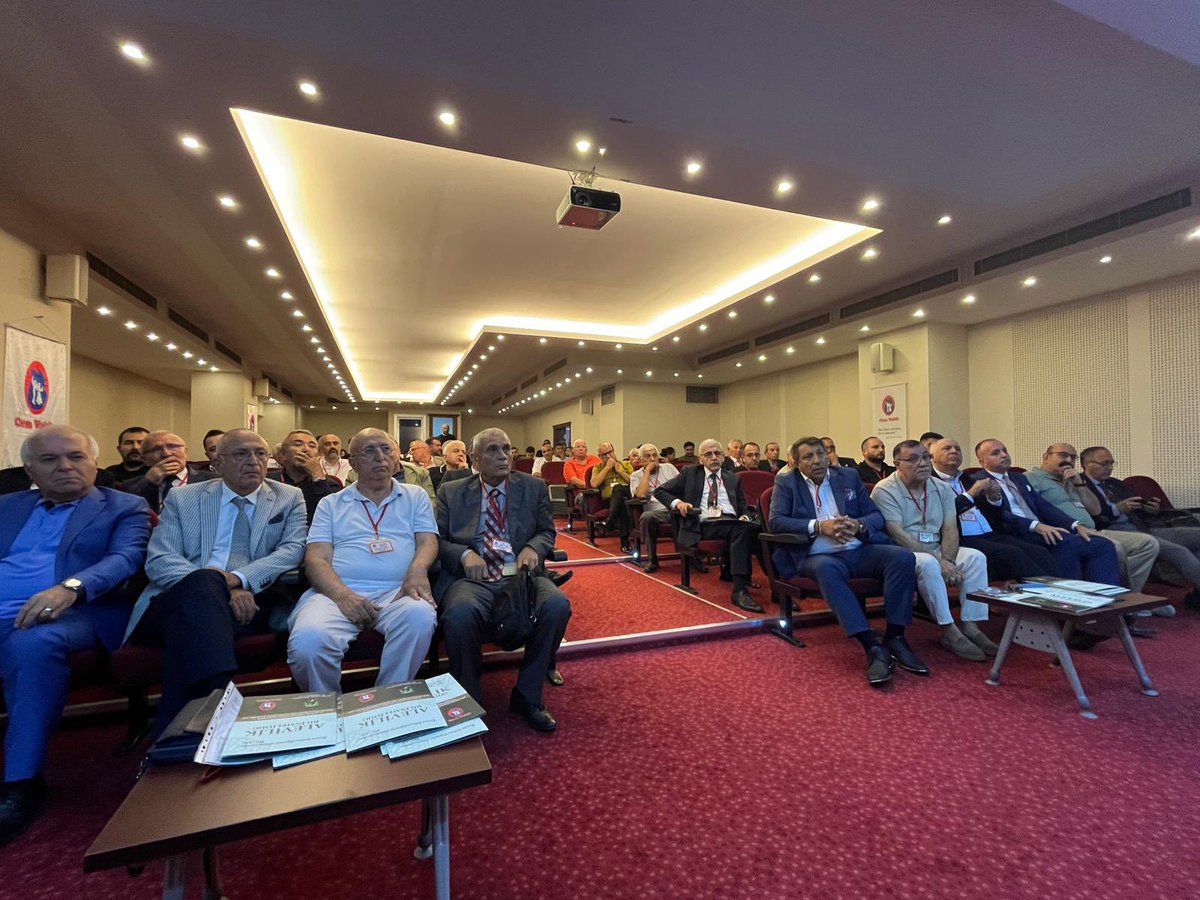 Bugün CEM  Vakfı Genel Merkezi’nde yapılan Vakfımızın  3. ￼Olağanüstü genel kurul toplantısına katılarak divan başkanlığı görevini yerine getirdim.

Ardından İlk yönetim kurulu toplantısında birlikte olduk. 

CEM Vakfımıza yakışan bir olgunlukta ve kamillikte geçen genel kurulda