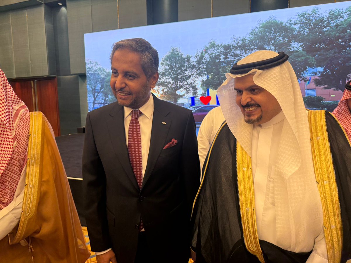د.مـحـمـد بن إسماعيل الغامدي🇸🇦 (@mohamed_me_) on Twitter photo بدعوة كريمة من أخي العزيز معالي <a href="/dya_bamakhrama/">#ضياءالدين_بامخرمة</a> سعدتُ؛ بحضور احتفاء سفارة #جيبوتي الشقيقة بذكرى الاستقلال 48، واليوم الوطني.
راجيًا للجمهورية #جيبوتي الحبيبة كل التقدم، والنماء والازدهار. بدعوة كريمة من أخي العزيز معالي <a href="/dya_bamakhrama/">#ضياءالدين_بامخرمة</a> سعدتُ؛ بحضور احتفاء سفارة #جيبوتي الشقيقة بذكرى الاستقلال 48، واليوم الوطني.
راجيًا للجمهورية #جيبوتي الحبيبة كل التقدم، والنماء والازدهار.