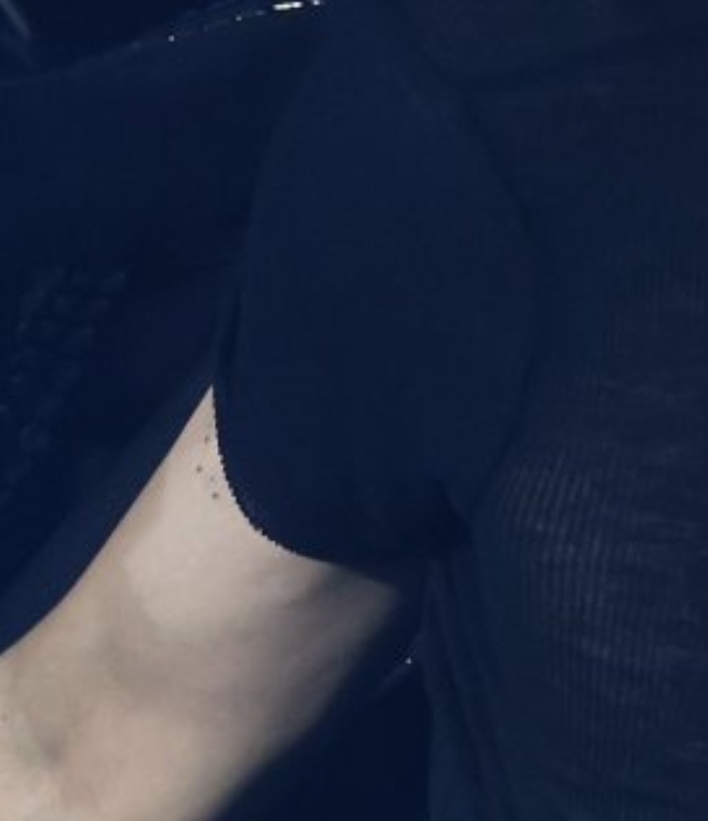 KSJLOOKSS's tweet image. a tattoo?