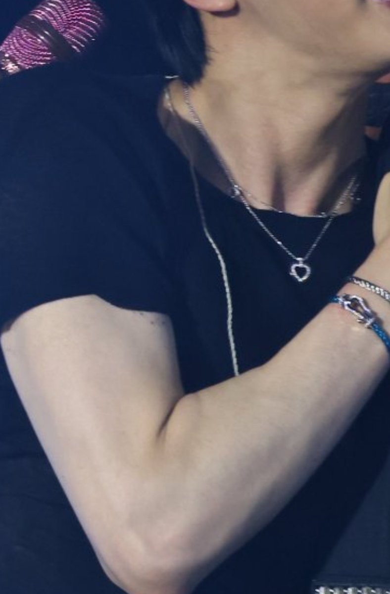 KSJLOOKSS's tweet image. a tattoo?